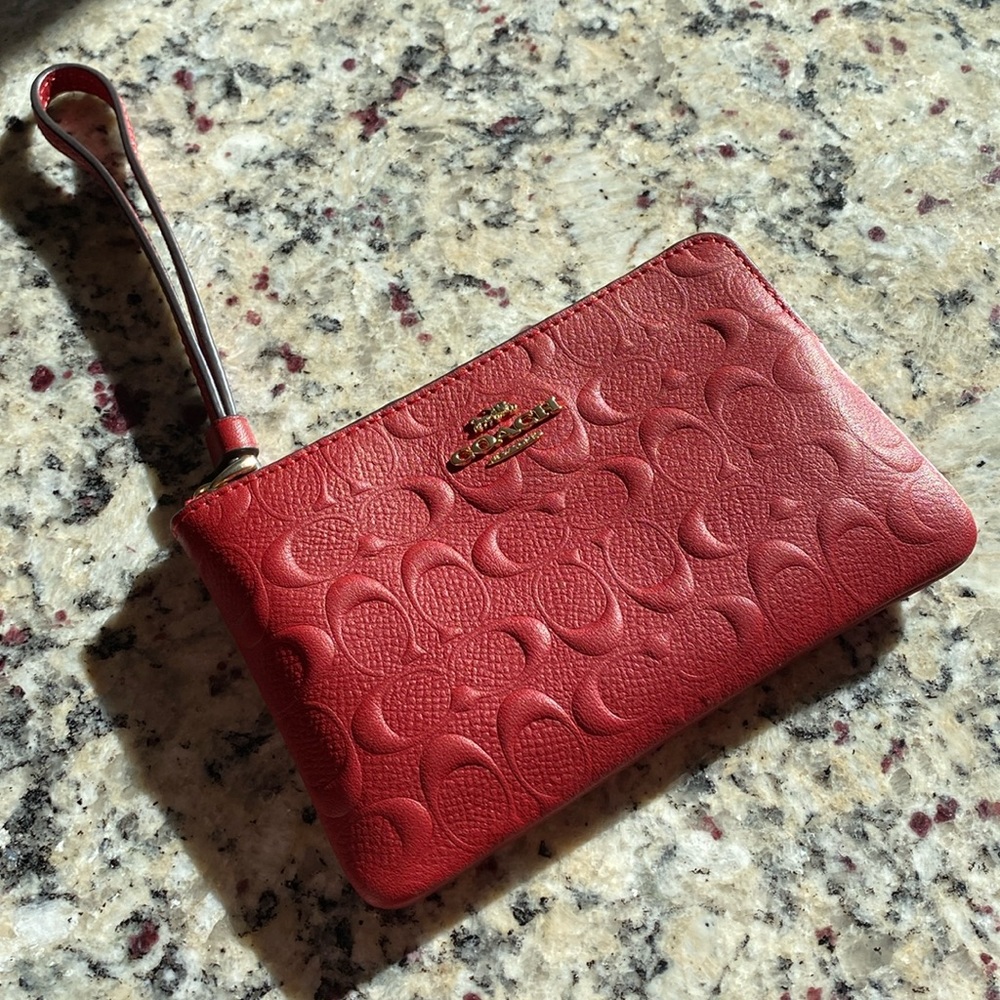 Coach Corner Zip Wristlet In Signature Leather